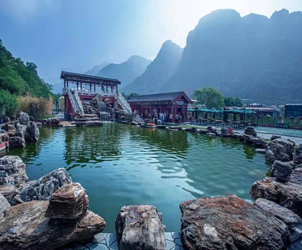 春游团建NO.5-石林峡-360°玻璃观景平台-七彩池-郊游团建-团队凝聚力1日主题团建