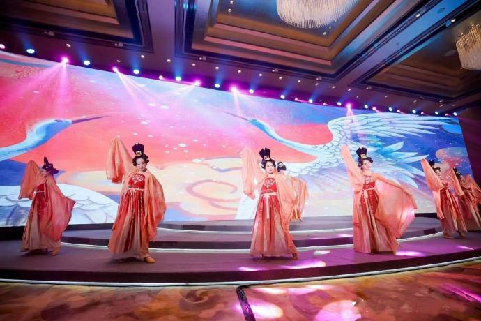 年会热门节目：古典唯美乐团